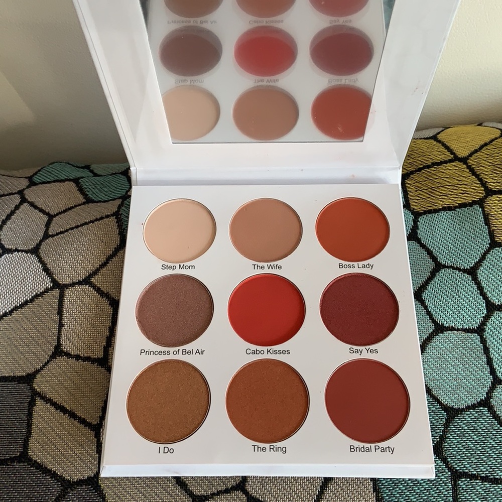 ❣️HOST PICK❣️ New Give Them Lala Beauty Palette - Picture 6 of 8